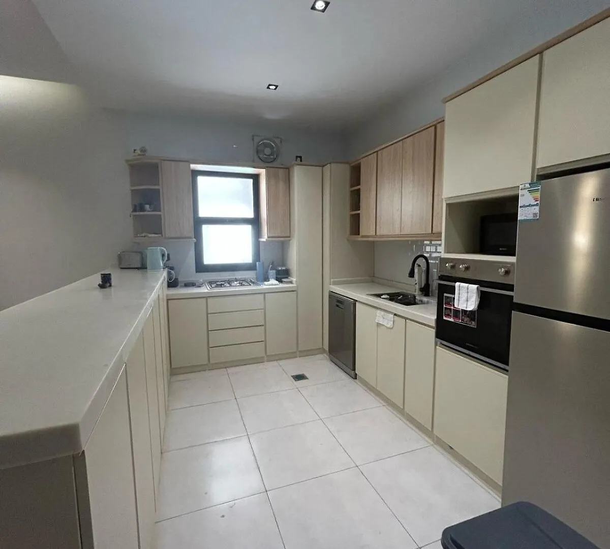 شقة مميزة بـ3 غرف نوم وصالة موقع مميز Mecca 0*,