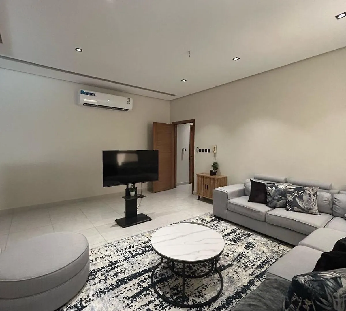 شقة مميزة بـ3 غرف نوم وصالة موقع مميز Mecca Apartemen