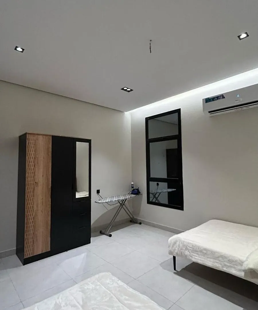 شقة مميزة بـ3 غرف نوم وصالة موقع مميز مكة